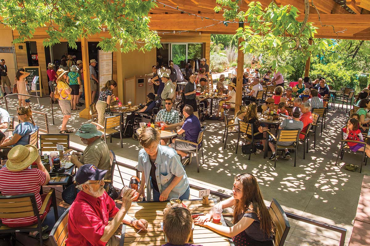 8 Tips for Outfitting a Patio Dining Space Foodservice Equipment