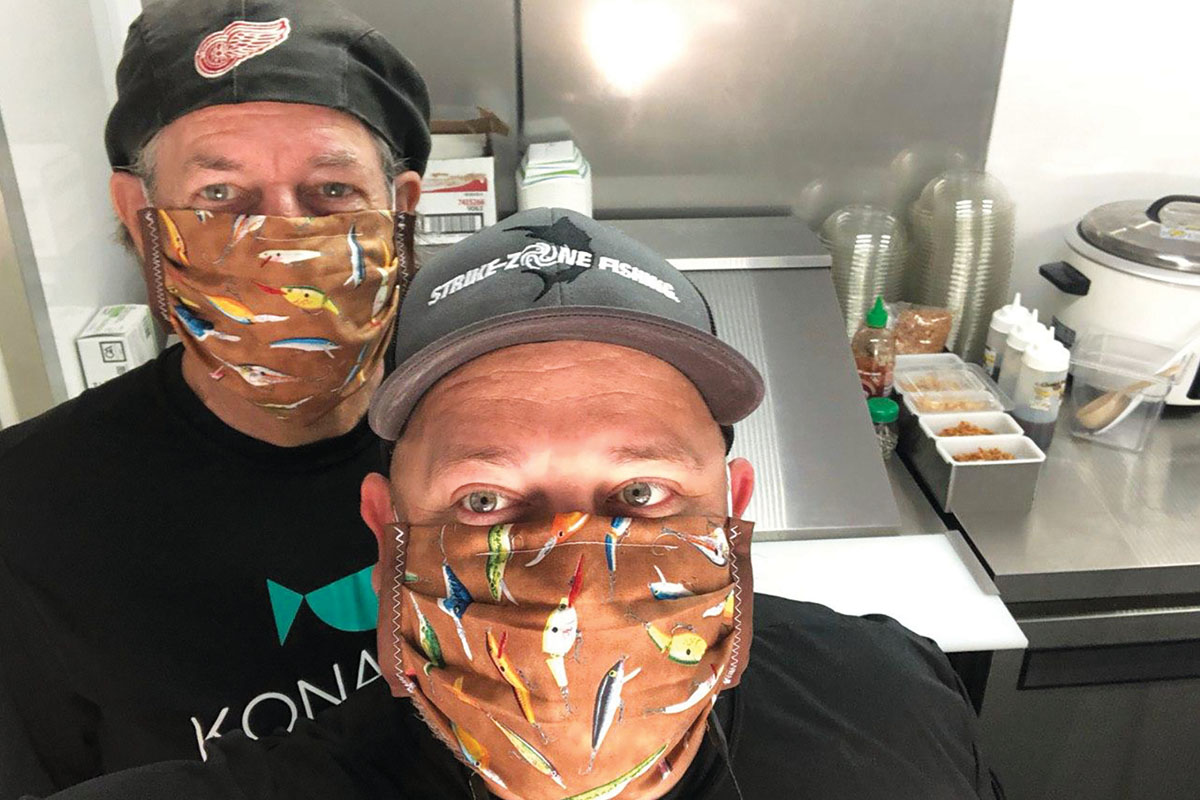 Kona-Poke-Workers-in-Masks.jpg