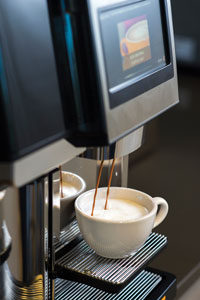 0717-Espresso-Machines_BUNN-SureTamp_Dispensing