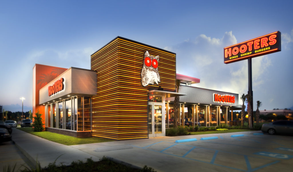 HOOTERSA-EXTERIOR-A