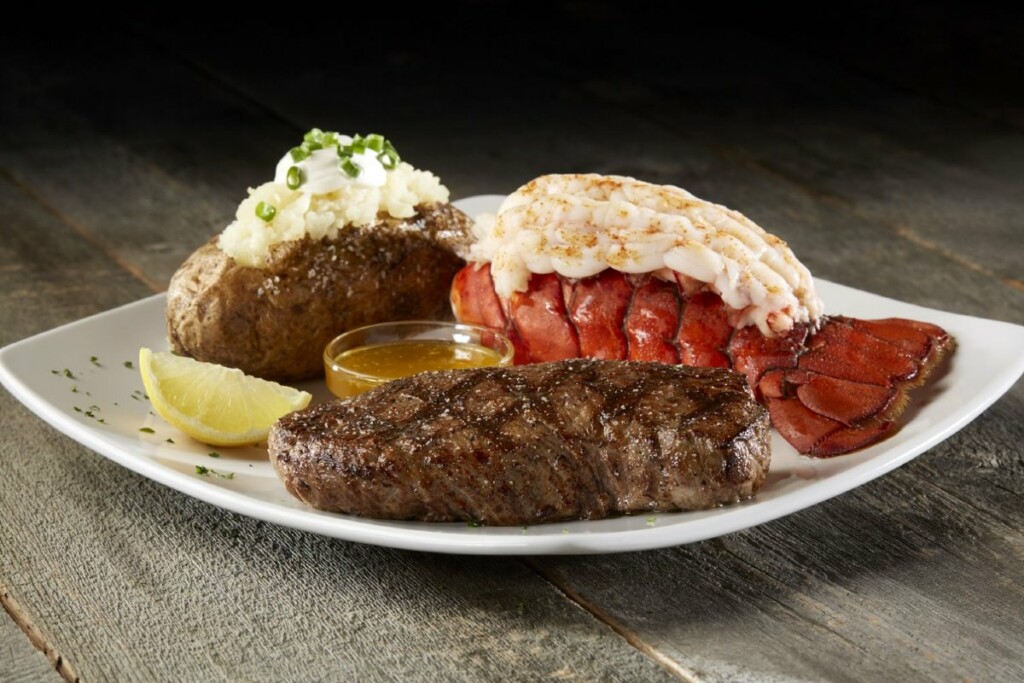 Sizzler-Steak-Lobster Sizzler Declares Bankruptcy