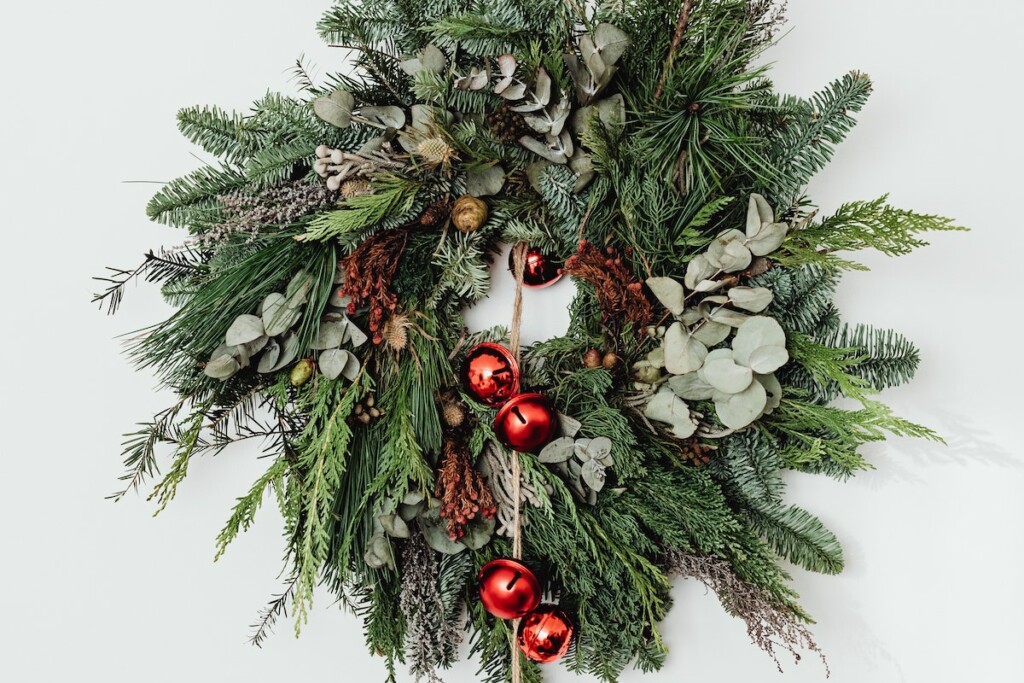 Holiday wreath