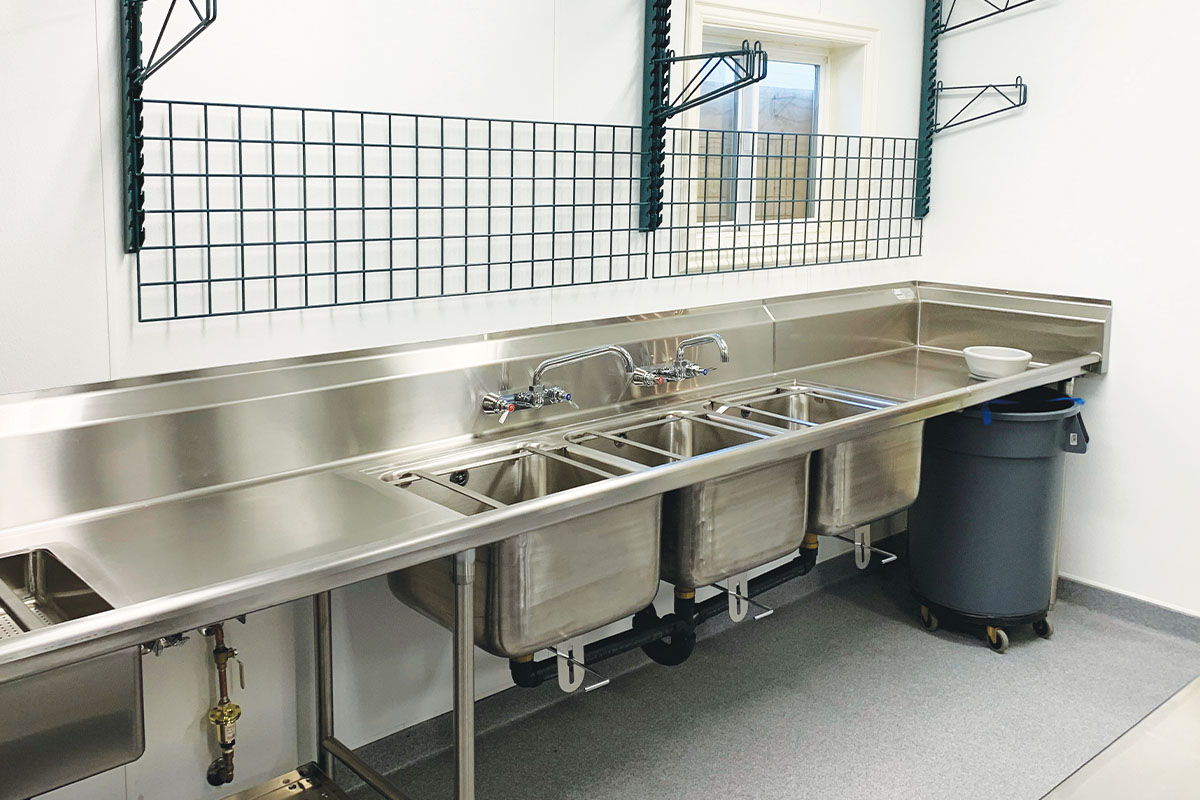 3 compartment sink for commercial kitchen