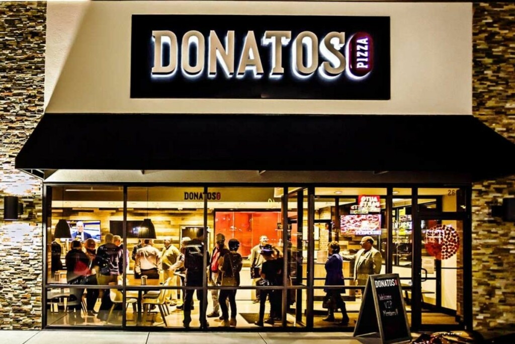 Donatos storefront (Photo Courtesy of Donatos)