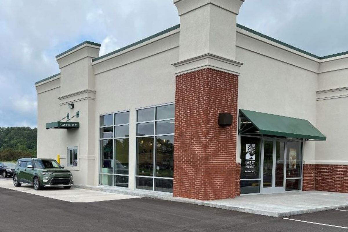 200Unit Bakery Enters the DriveThru Game Foodservice Equipment