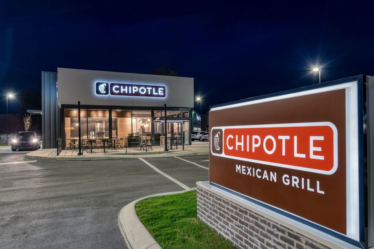 Chipotle’s ChipMaking Robot To Begin Cooking for Guests Foodservice