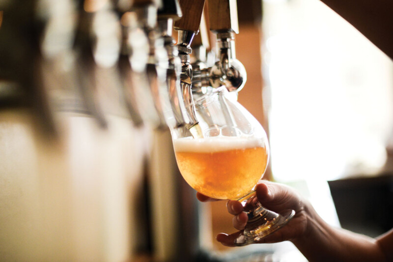 019BEER POUR 59 (C)BREWERS ASSOCIATION