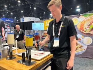 Nils Hellzen of ASEPT shows the Portion Pump Max