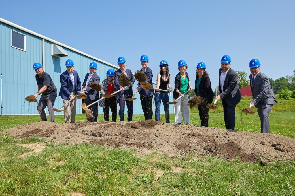 Berner owners and team responsible for the expansion (digging) Berner owners and team responsible for the expansion (digging)
