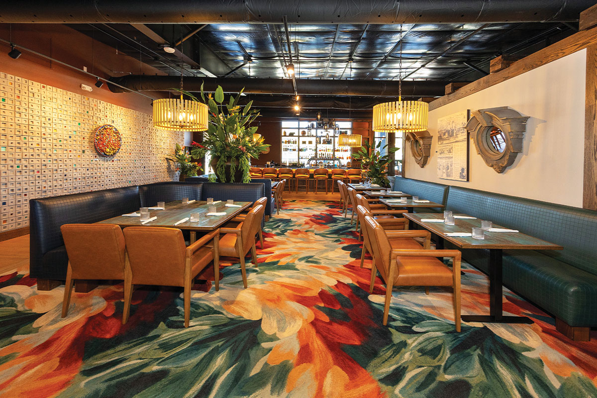 DiningRoomFacingBar